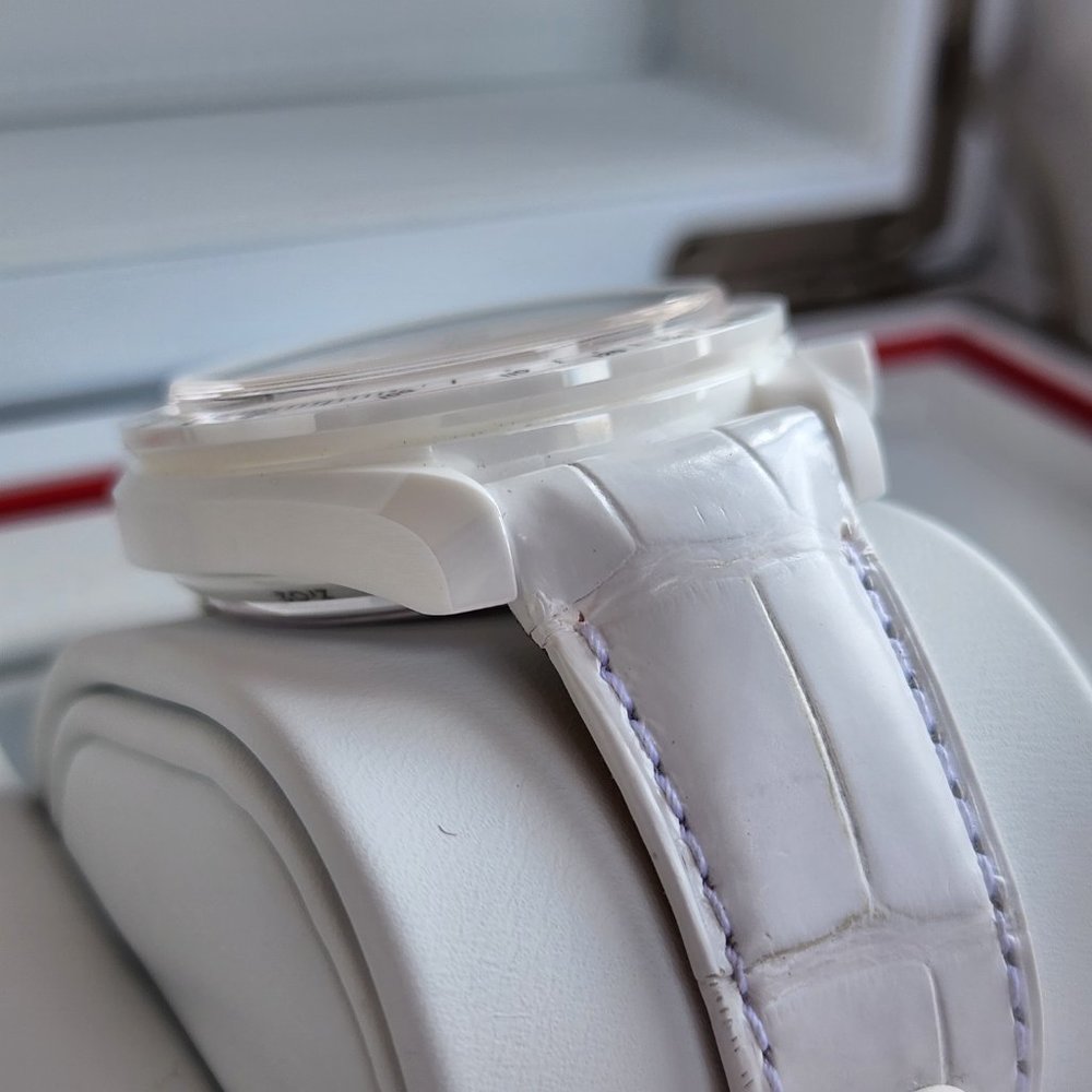NEW OMEGA SPEEDMASTER WHITE SIDE OF THE MOON 44.25 CERAMIC WHITE CHRONO Co-Axial - Picture 10 of 15